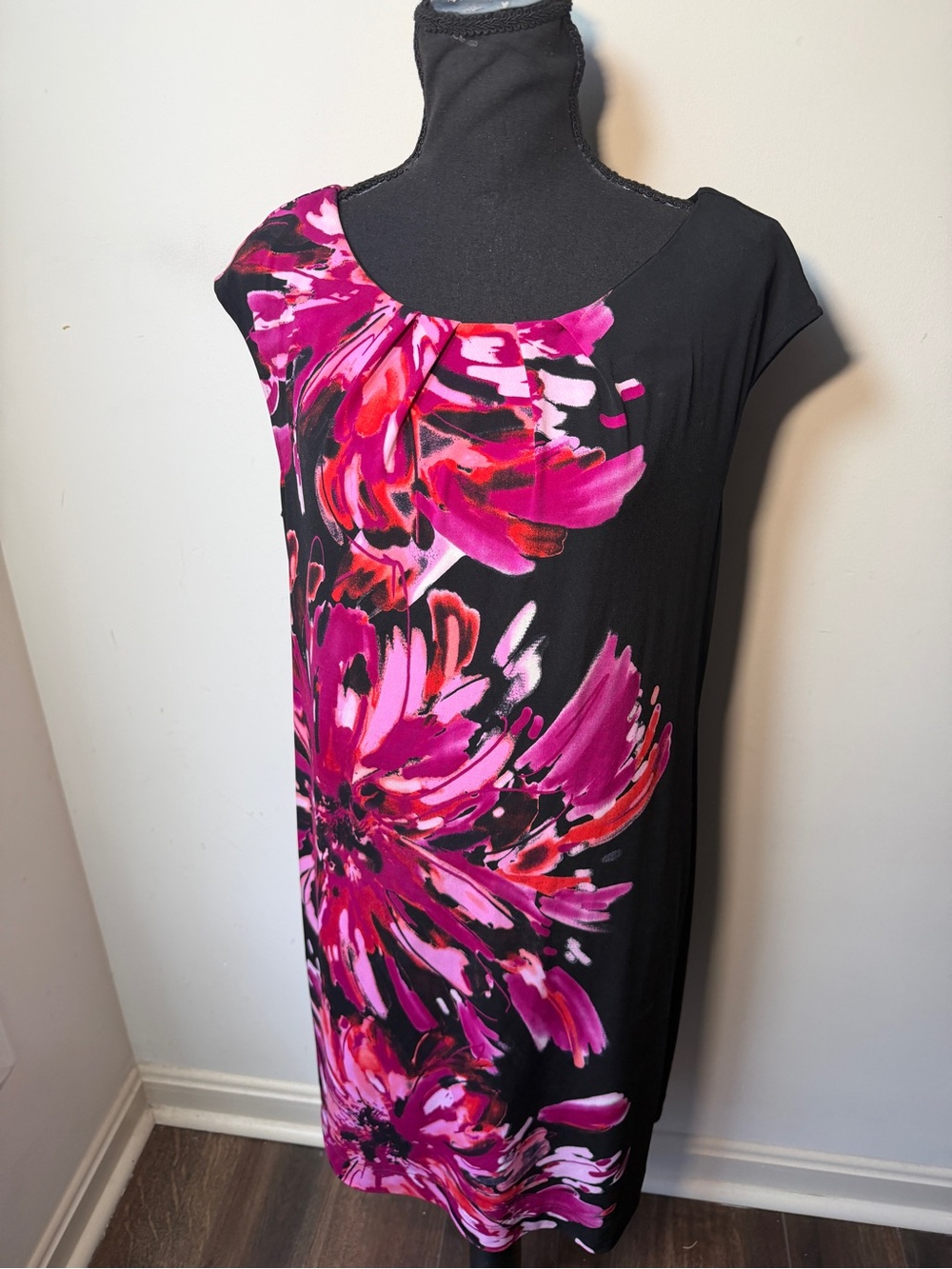 London Style Collection Women’s Size 14 Floral Shift Dress Black Pink Cap Sleeve